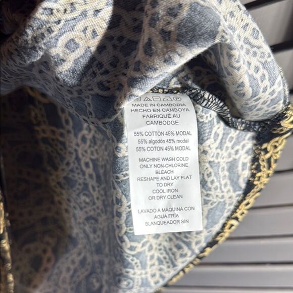 Michael Kors Yellow and Black Flutter Sleeve Blouse - Picture 6 of 8